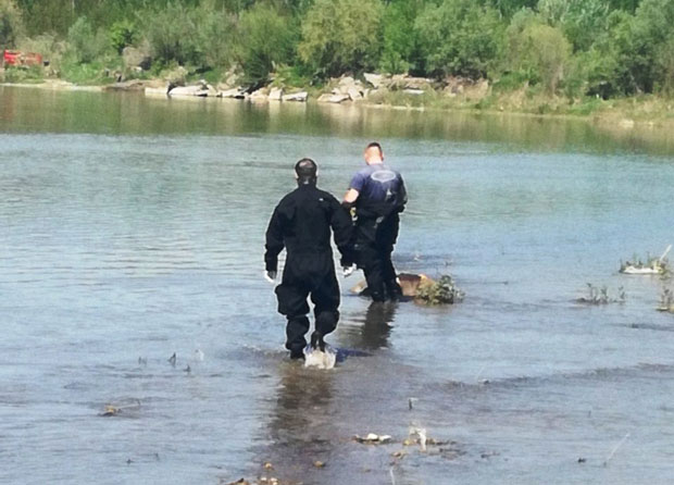 ТЕЛО ЖЕНЕ ИЗВУЧЕНО ИЗ РЕКЕ БОСНЕ, КОМШИЈЕ: Болест и тежак живот је натерали на најгоре (ФОТО) 